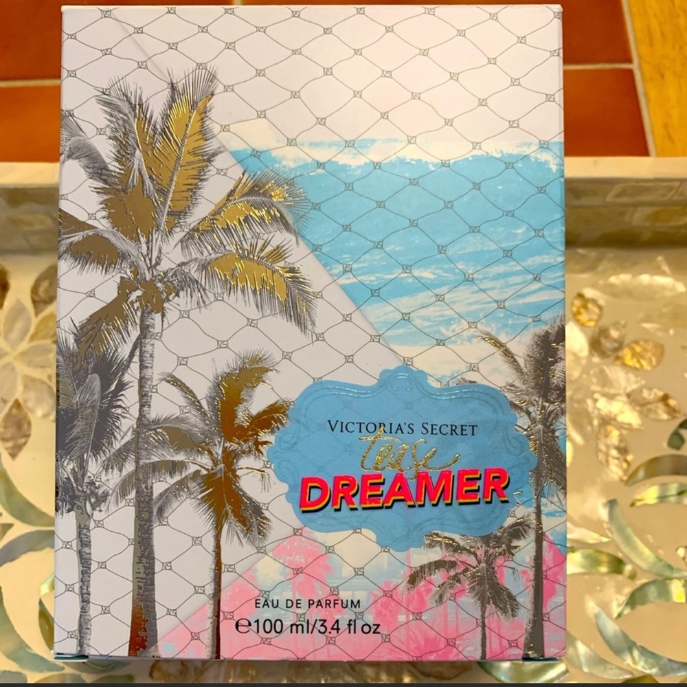 New in the box - Victoria's Secret Tease Dreamer
Eau De Parfum 100 ml/ 3.4 fl oz